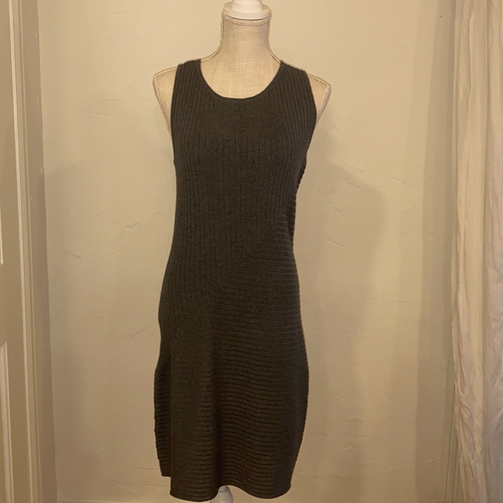 Athleta Womens Gray Sleeveless Ribbed Knit Sweater Dress Size Small